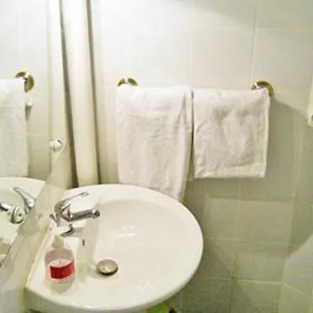 Hotel De Lille Louvre Parigi
