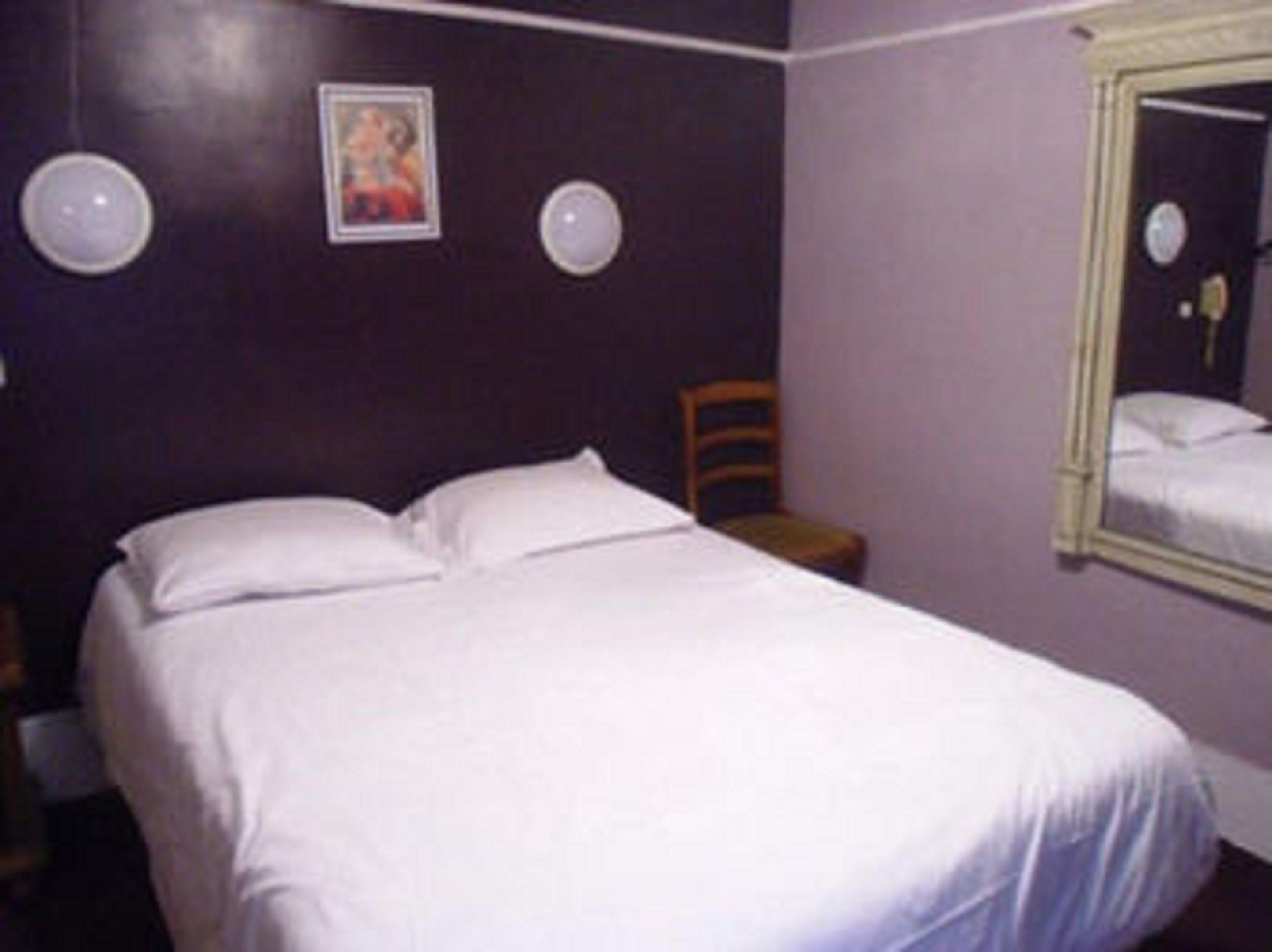 De Lille Louvre Hotel Paris