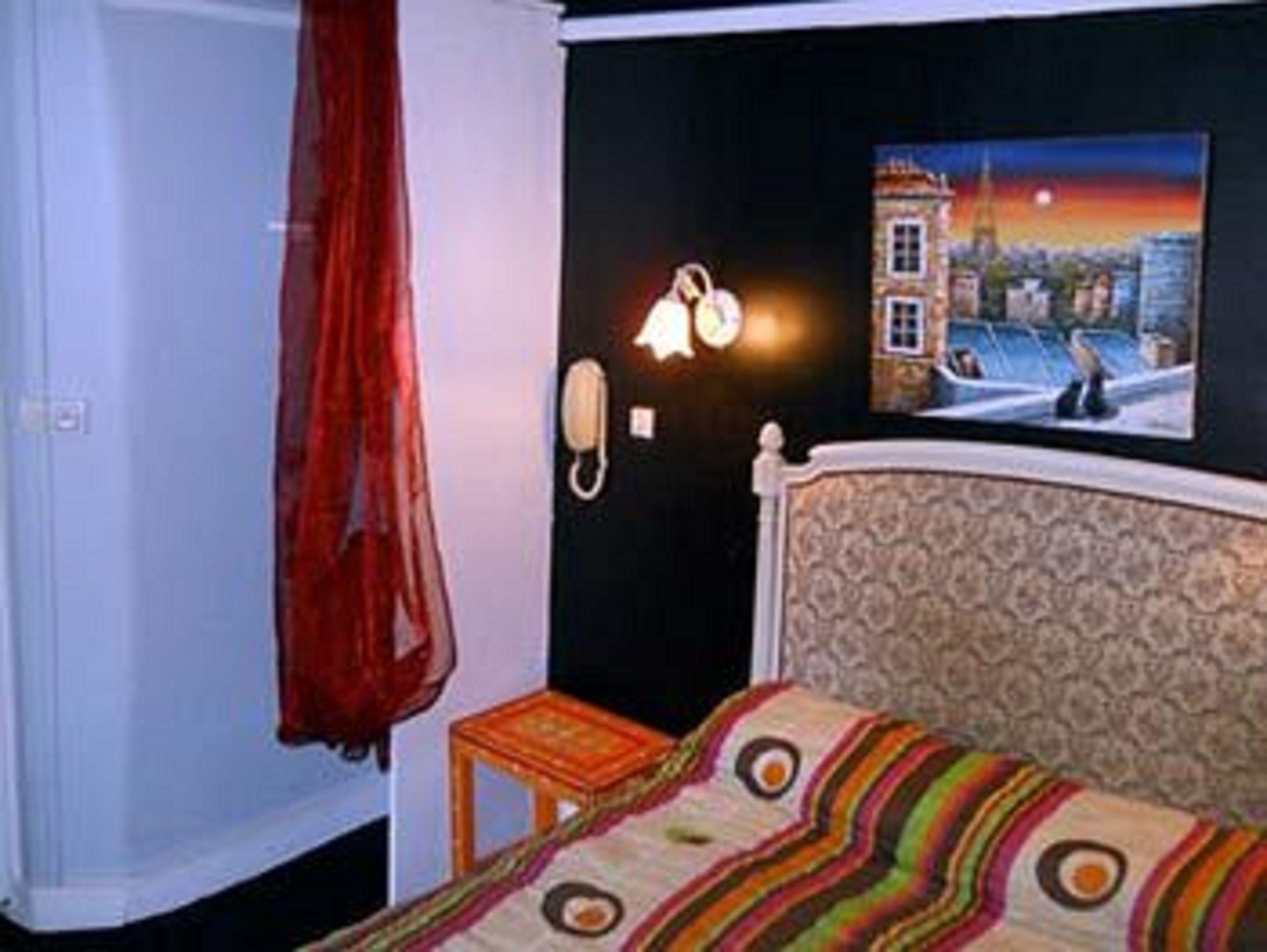 De Lille Louvre Hotel Paris